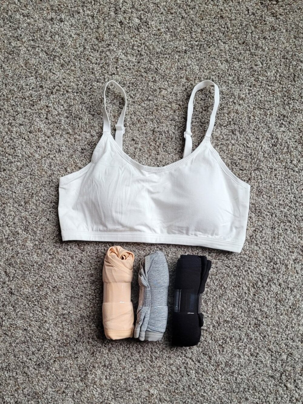 Salia Girl Training Bras - Set of 4 - Size Girls Medium - New - Picture 2 of 4